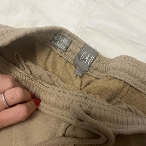 GAP soft beige sweatpants, size XS-S - Picture 2 of 5